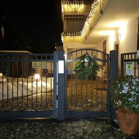 B&B Marge Oltrona di San Mamette 외부 사진